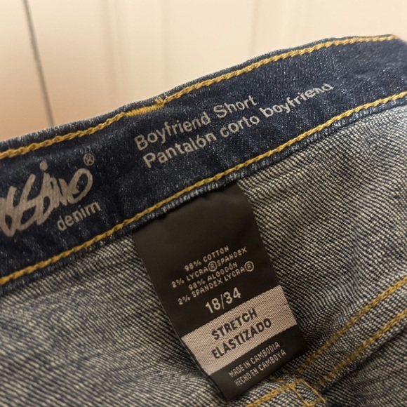 Mossimo Denim Boyfriend Shorts 18/34 Dark Wash Frayed Hem Stretch - Picture 4 of 4